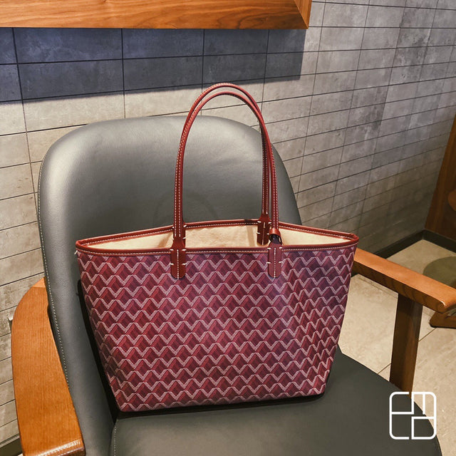 Modern and Stylish Shoulder Bag - Mila-Blue-Nora Luxe