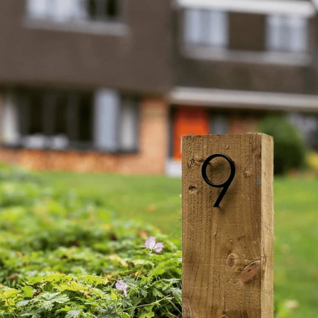 Modern Black House Numbers with Floating Design – Numbré-0-The Livary