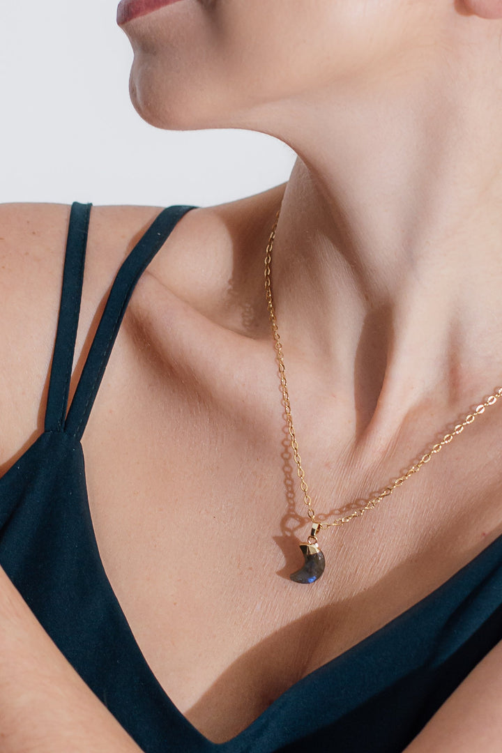 Moonstone Healing Necklace – Celestina-Labradorite-Nora Luxe