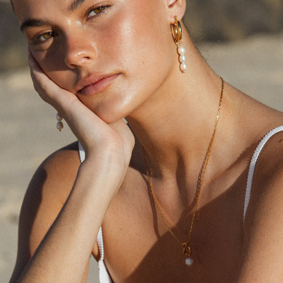 Pearl Necklace with Clasp - Lucía-Nora Luxe