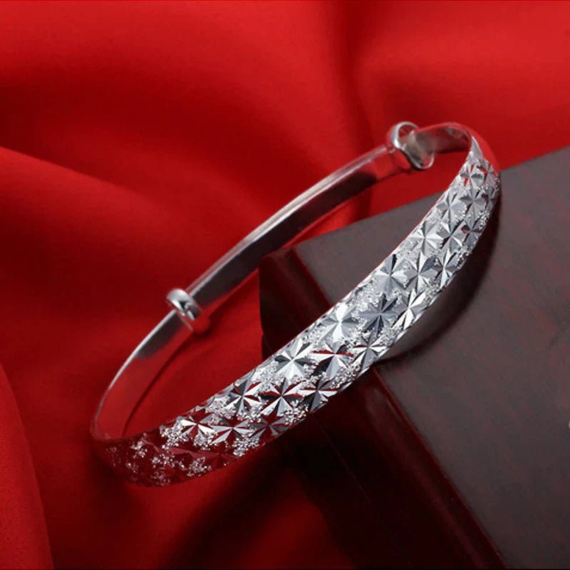 Radiant Star Armband | Elegant Jewellery for Women-Nora Luxe
