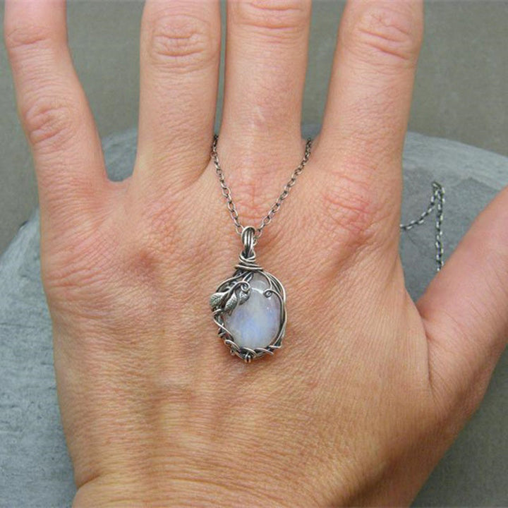 Retro Moonstone Necklace - Selene-Nora Luxe