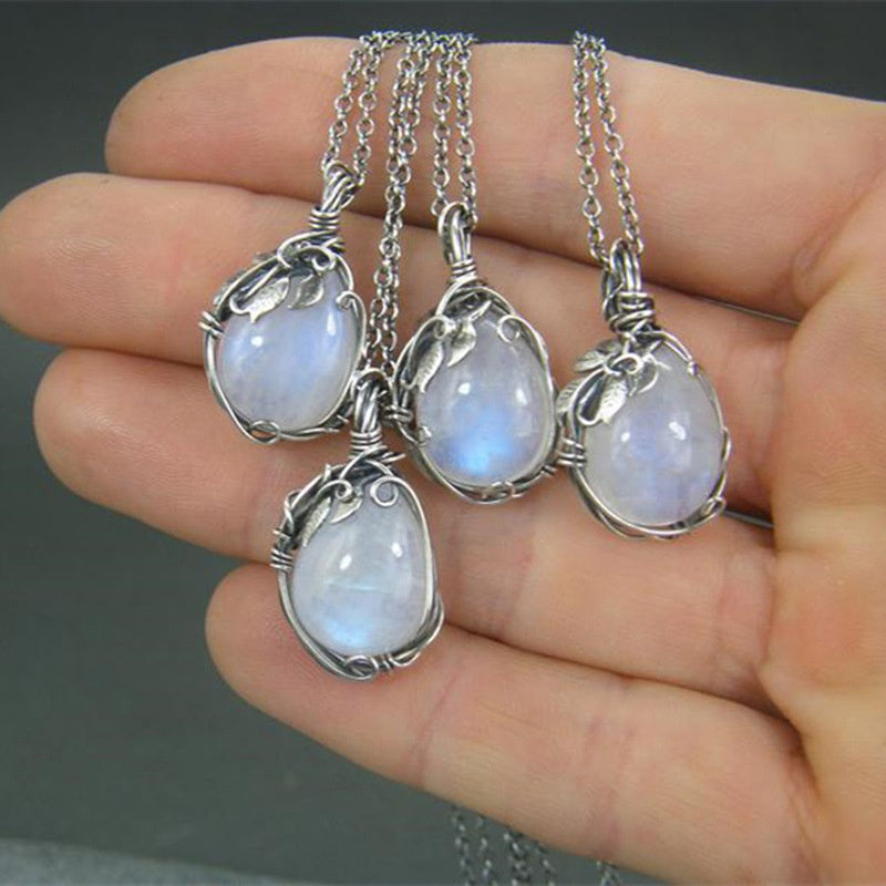 Retro Moonstone Necklace - Selene-Nora Luxe