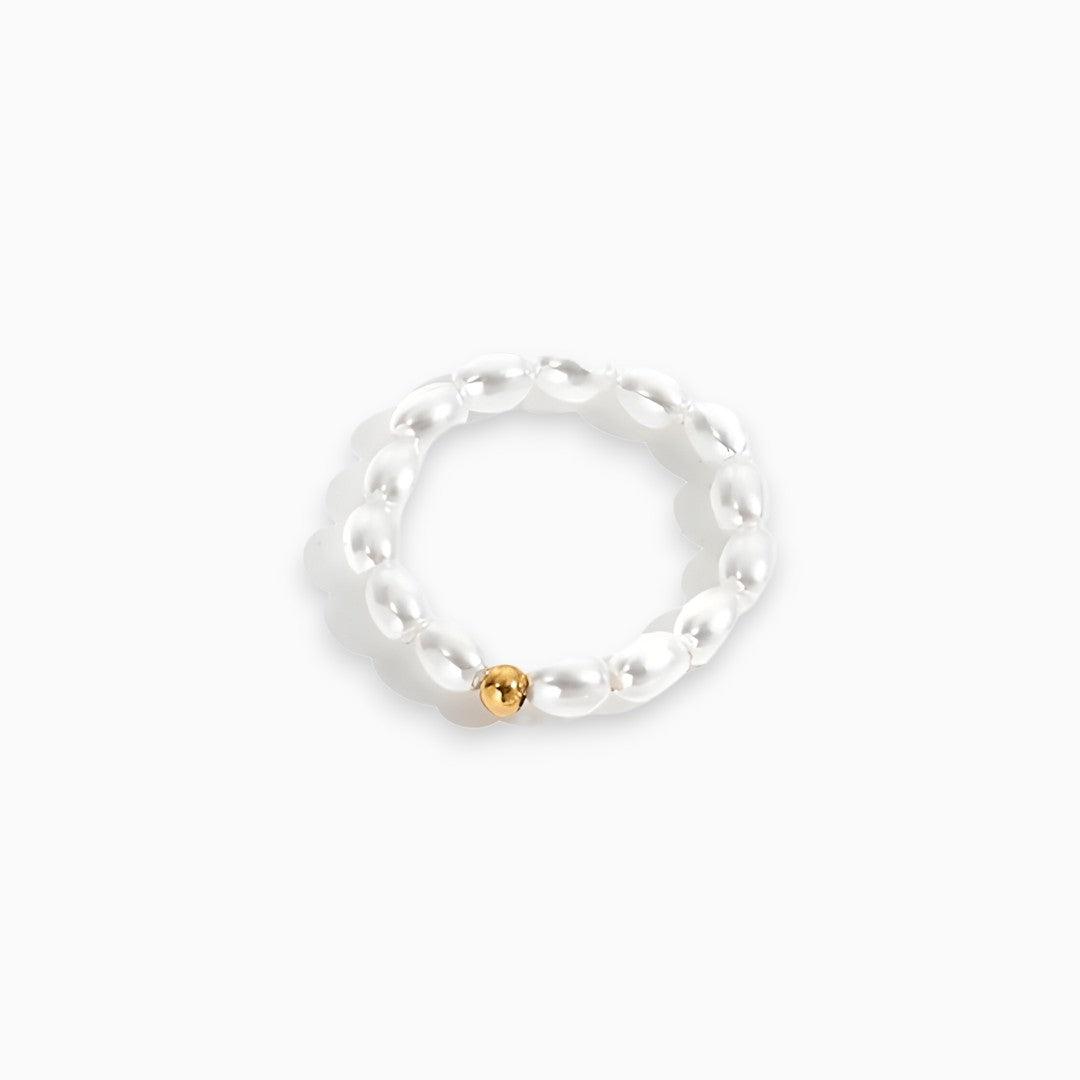 Ring with Mother of Pearl - Celeste-Nora Luxe