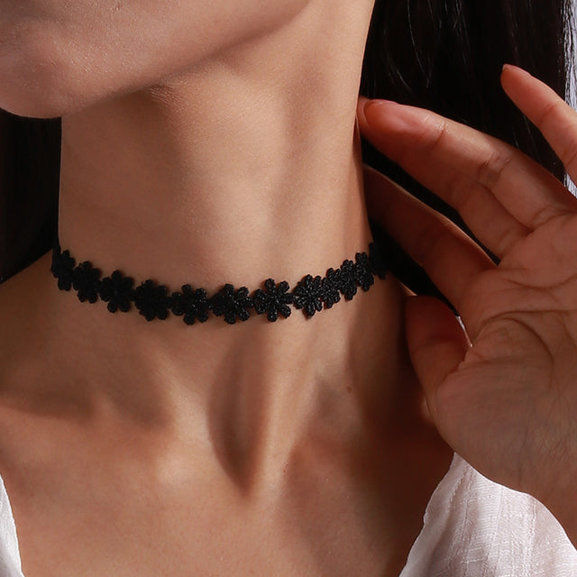 Royal Round Velvet Choker Necklace-Butterfly-Nora Luxe