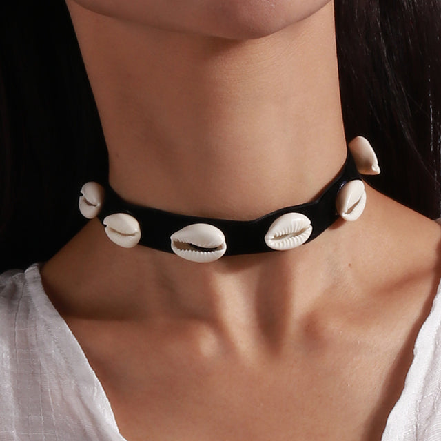 Royal Round Velvet Choker Necklace-Butterfly-Nora Luxe