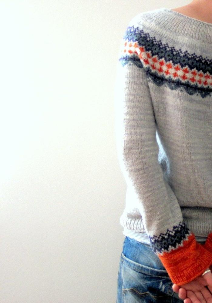 Scandinavian Trendy Sweater with Lively Pattern - NordicChic-S-Nora Luxe