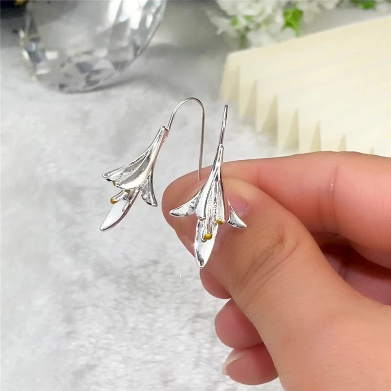 Silver Flower Earrings - Arlena-Nora Luxe