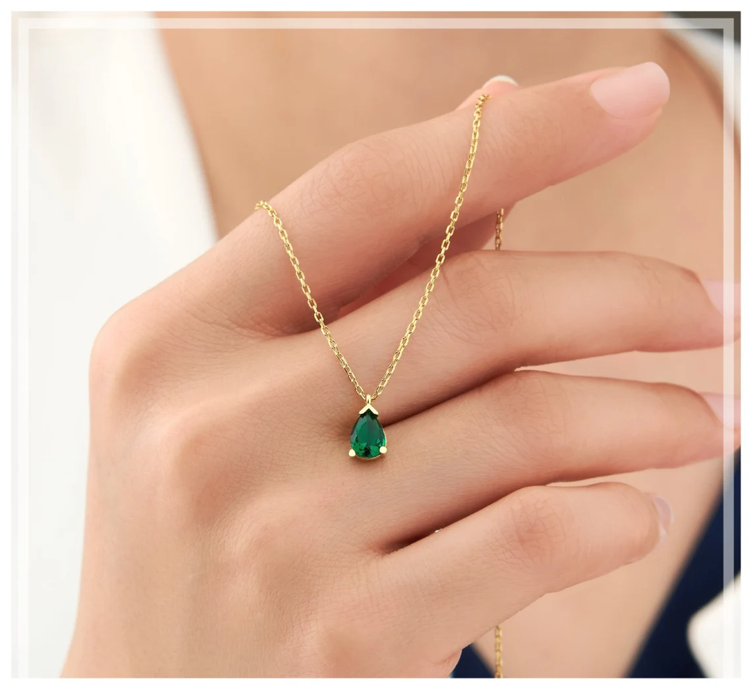 Stunning Emerald Drop Necklace-Nora Luxe
