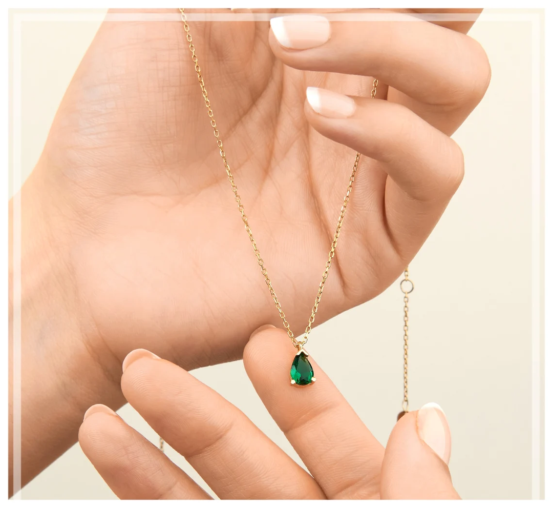 Stunning Emerald Drop Necklace-Nora Luxe