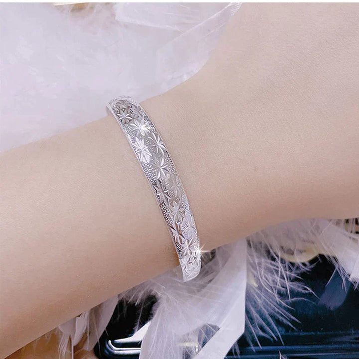 Stunning Star-Shaped Silver Bracelet-Nora Luxe