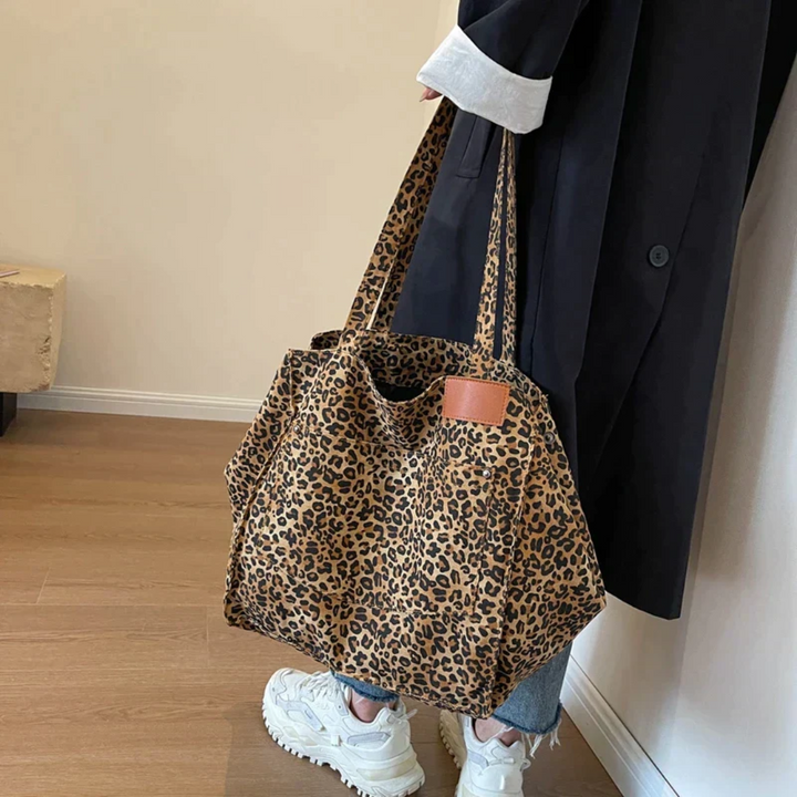 Stylish Handbag with Leopard Print - WildElegance-Black-Nora Luxe