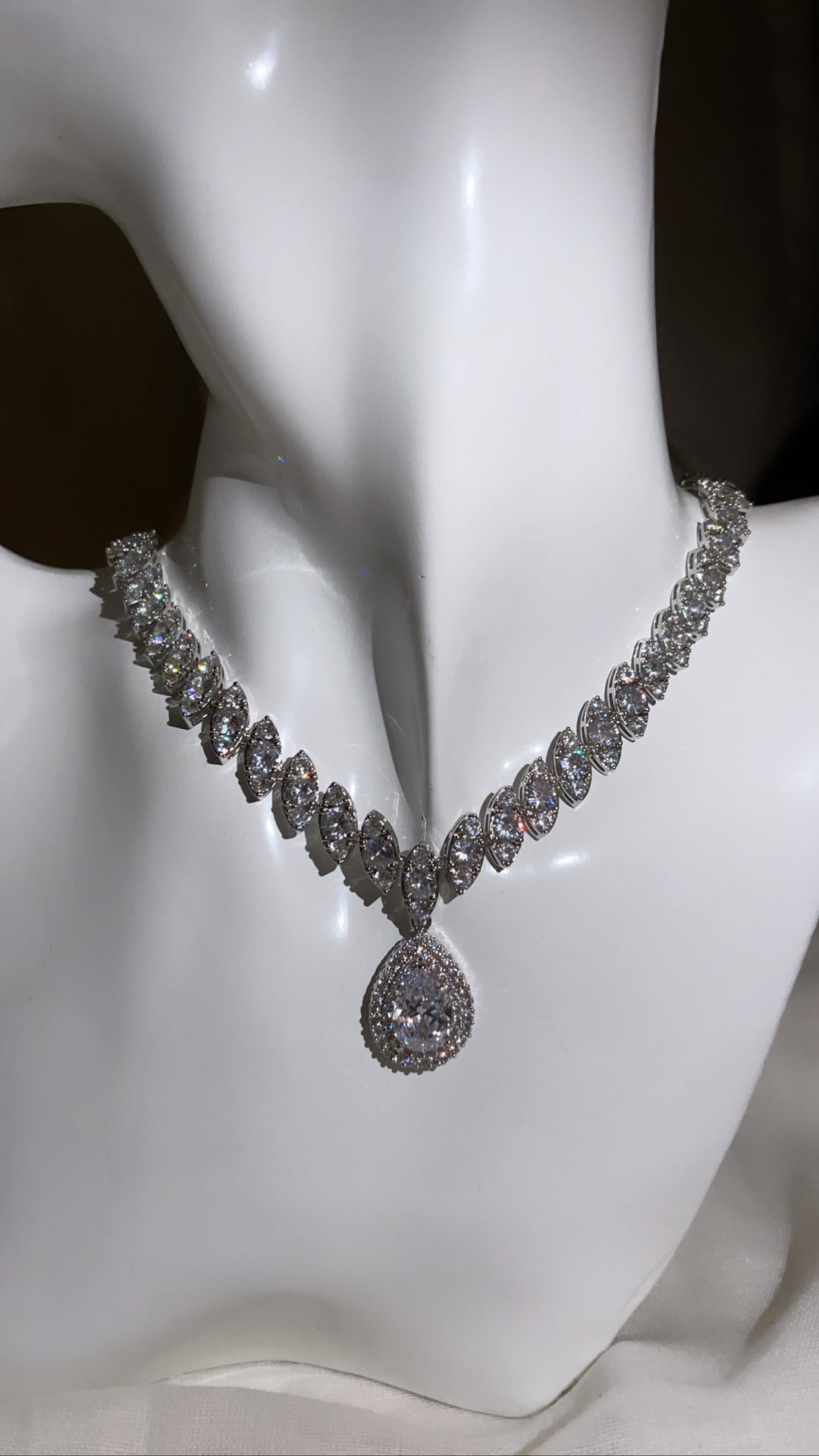 Stylish Jewelry Set - Celeste-Nora Luxe