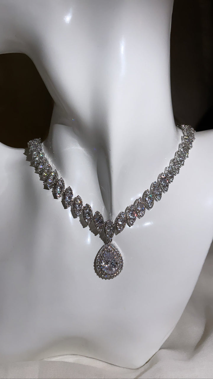 Stylish Jewelry Set - Celeste-Nora Luxe