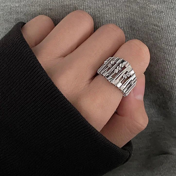 Stylish Openwork Pearl Ring - Alina-Nora Luxe