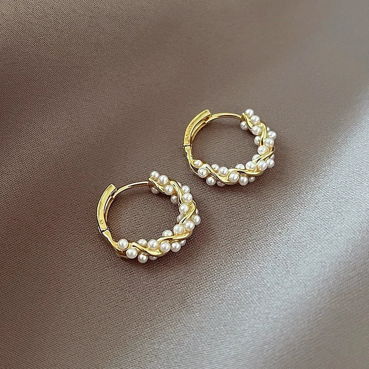Subtle Pearl Earrings - Isla-Nora Luxe