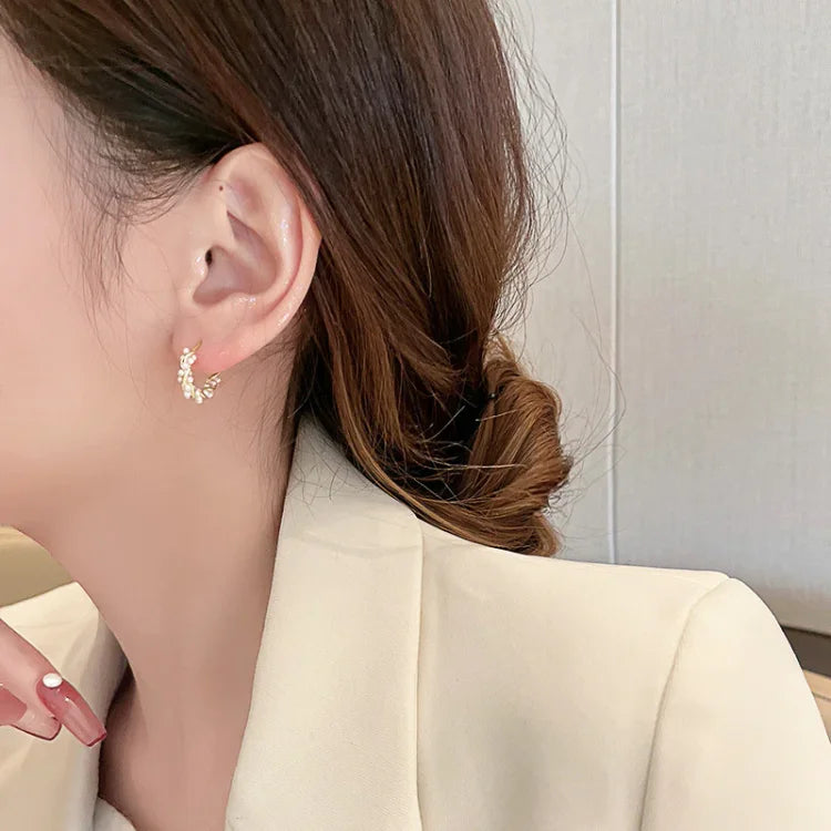 Subtle Pearl Earrings - Isla-Nora Luxe