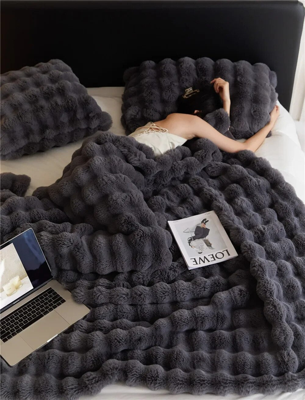 The Plush Blanket Everyone Is Talking About! - WarmWool-Dark grey-39x63in-Nora Luxe