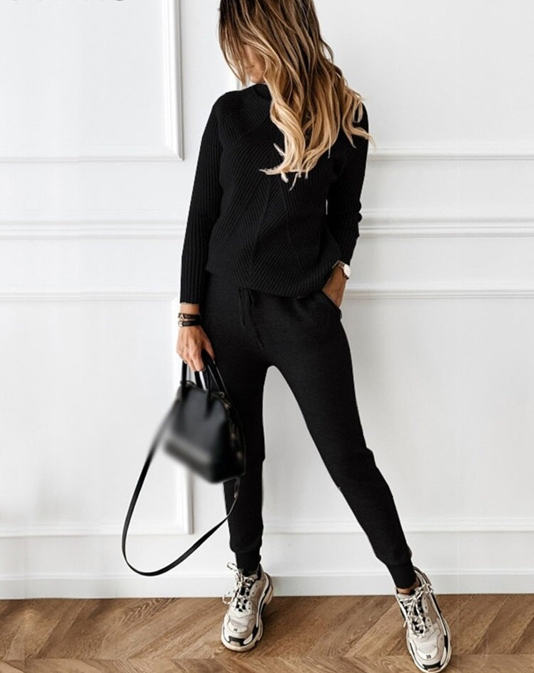 Trendy and Warm Tracksuit - Elara-Black-S-Nora Luxe