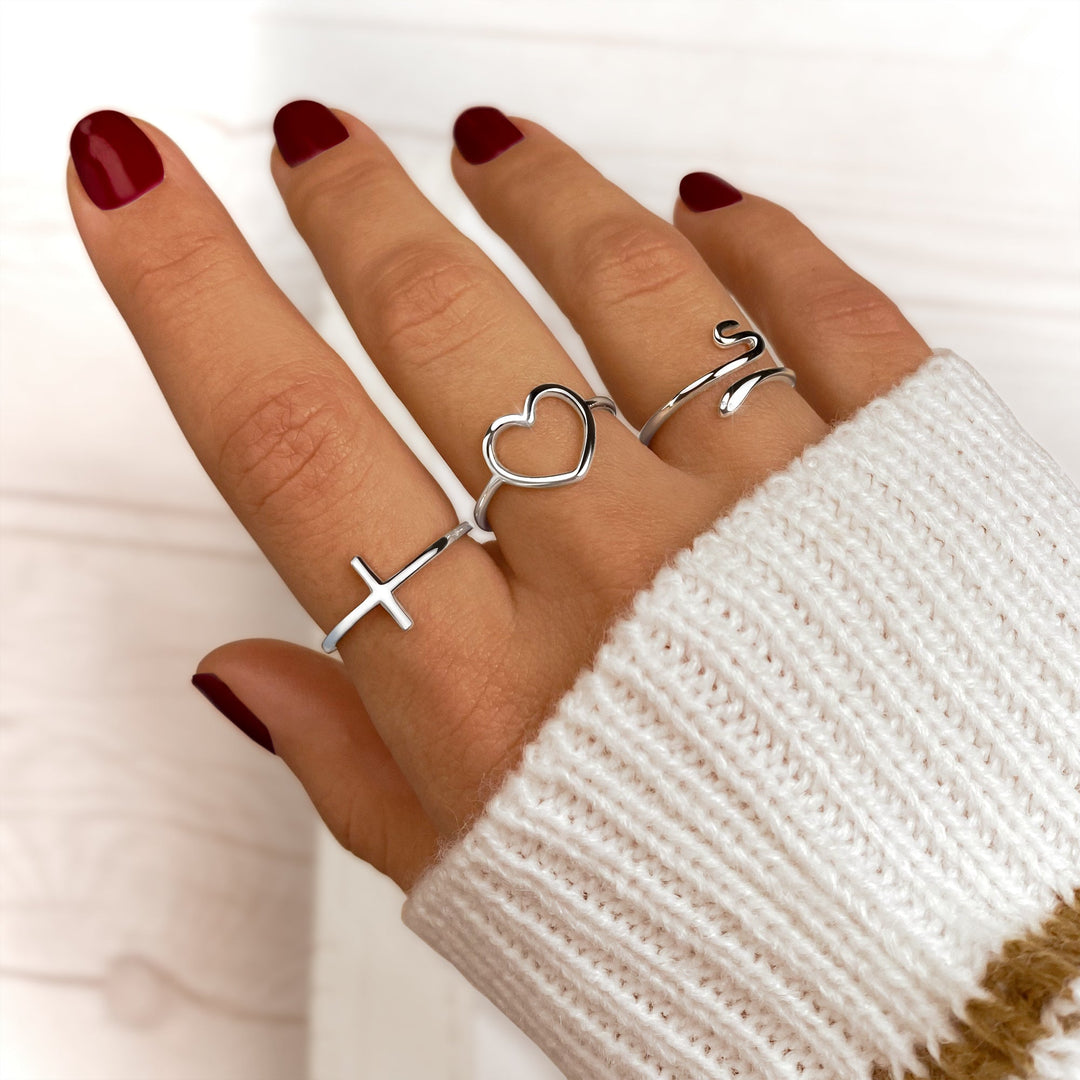 Trendy Ring with Cross Detail - Amélie-5-Silver-Nora Luxe