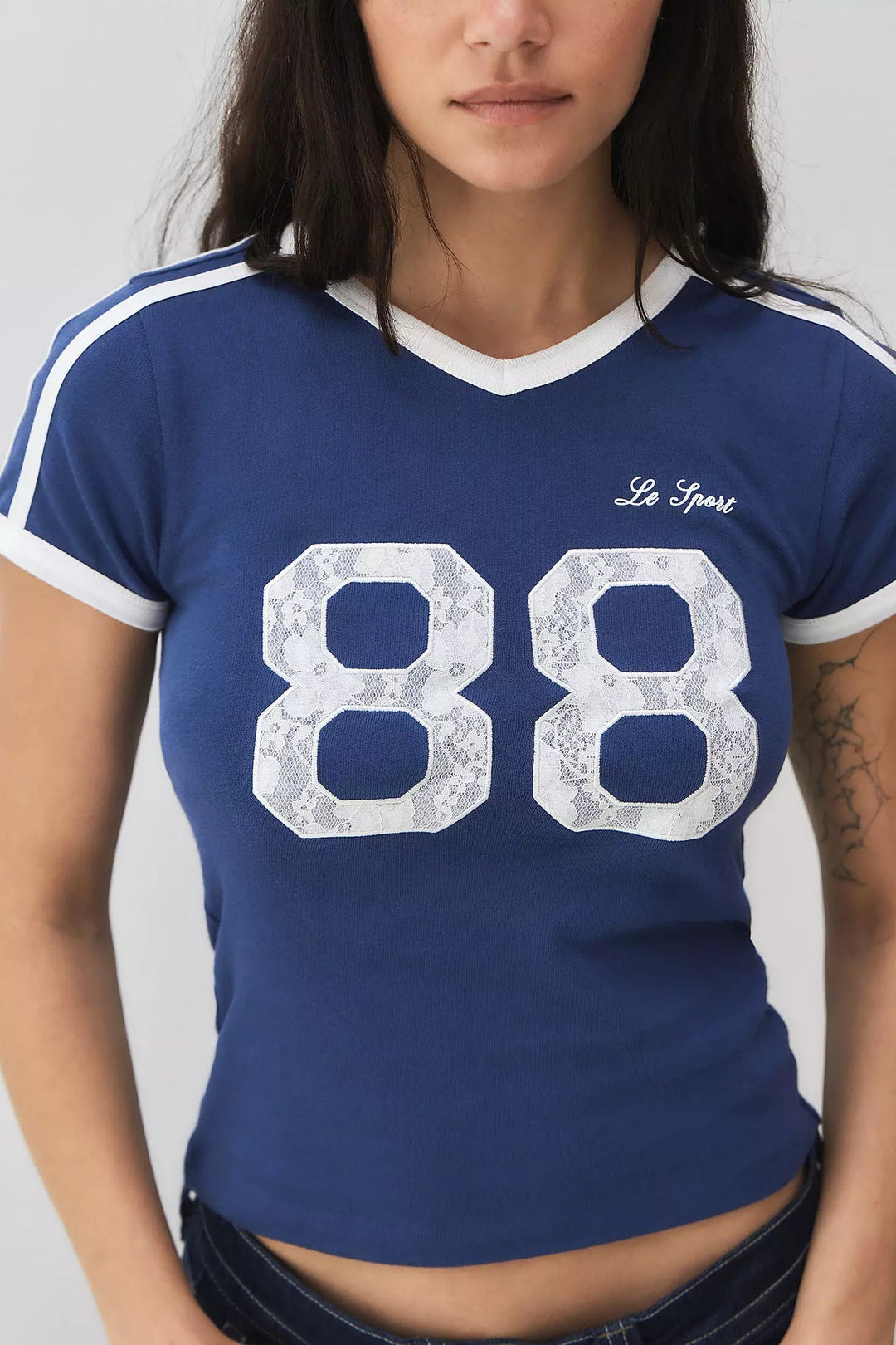 Trendy women's T-shirt with lace detail & contrast sleeves – Yelina-S-Nora Luxe