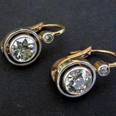 Vintage Gold Earrings with Inlaid Zirconia - Aurelia-Nora Luxe