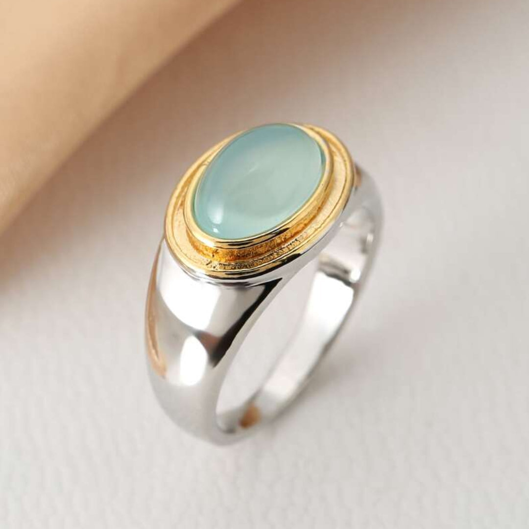 Vintage Ring with Green Stone - Lyanna-6-Nora Luxe