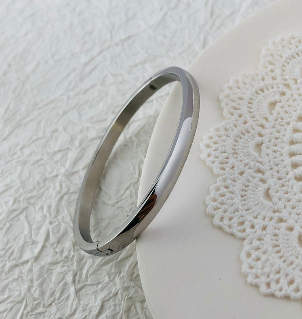 ZIRCON INLAY BRACELET-Shiny Silver-58-60mm-Nora Luxe